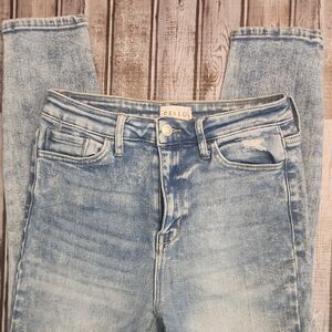 Cello Women's Faded Blue Skinny Jeans Size 11